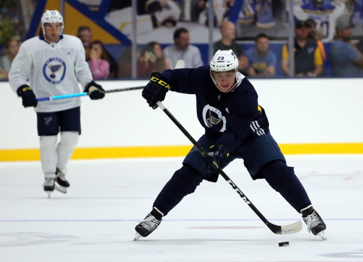 St. Louis Blues pre-season starts, Vince Dunn