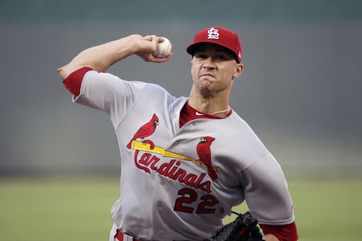 Montgomery stays unbeaten with Cardinals, blanks Cubs