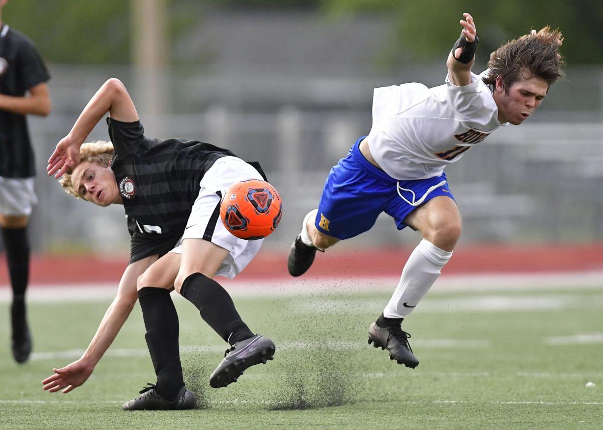 Francis Howell at Fort Zumwalt South boys soccer