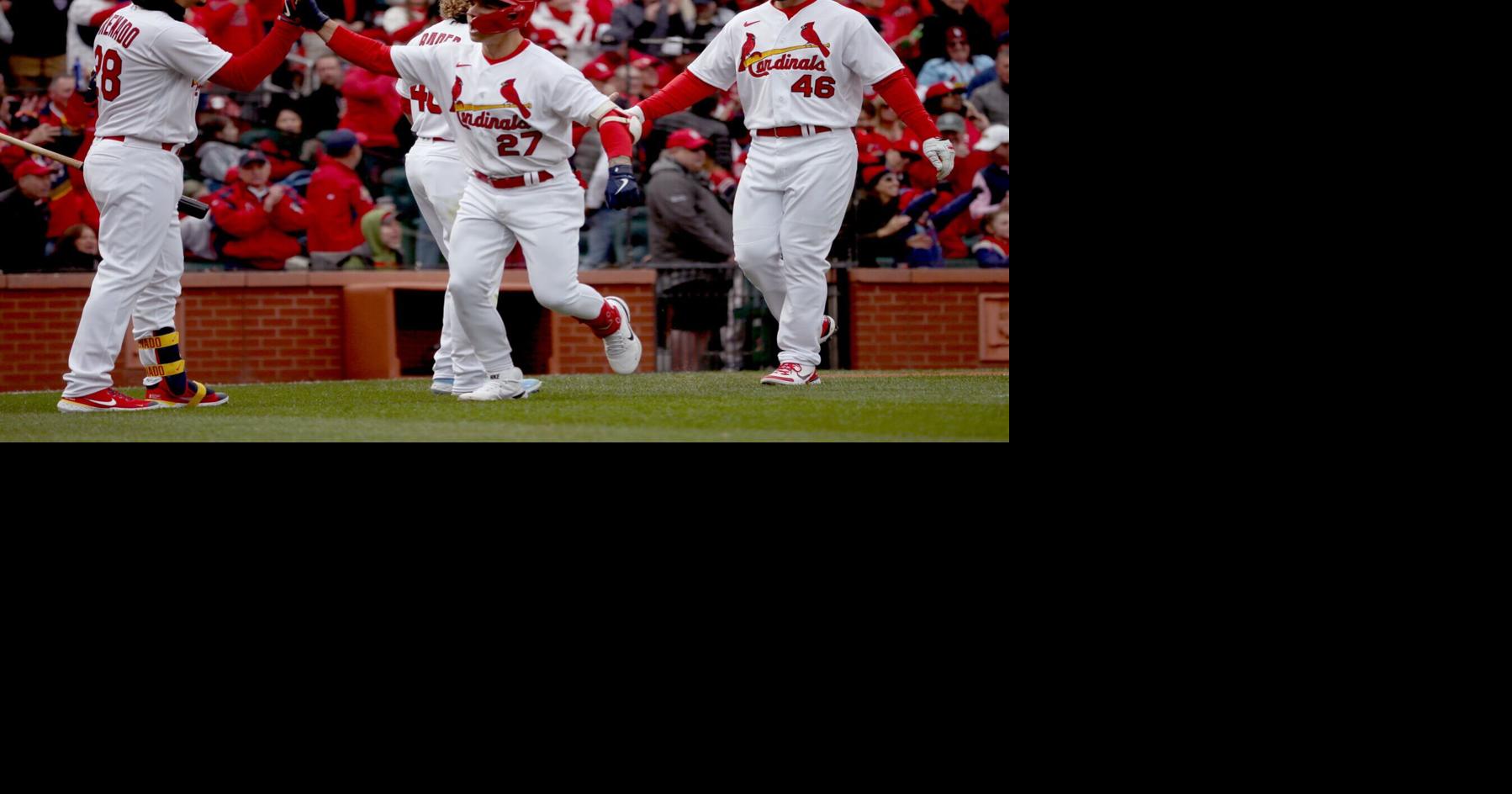 Former St. Louis Cardinals center fielder Jim Edmonds waves to
