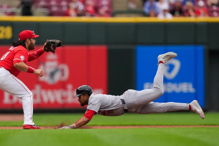 MLB: Game Two-�����Ӱ�ԭ�� Cardinals at Cincinnati Reds