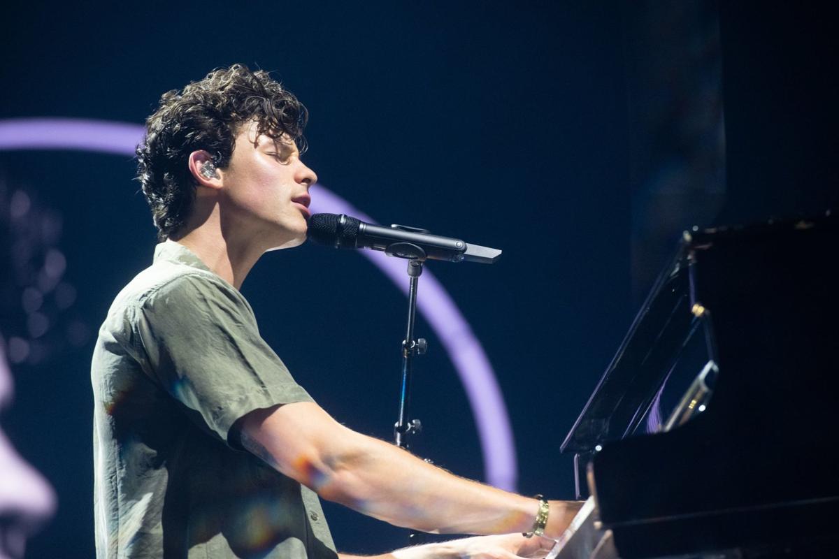 Shawn Mendes Keeps Focus On Himself In Sold Out Enterprise Center Concert The Blender Stltoday Com