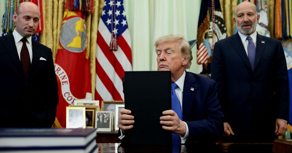 Trump signs orders targeting birthright citizenship