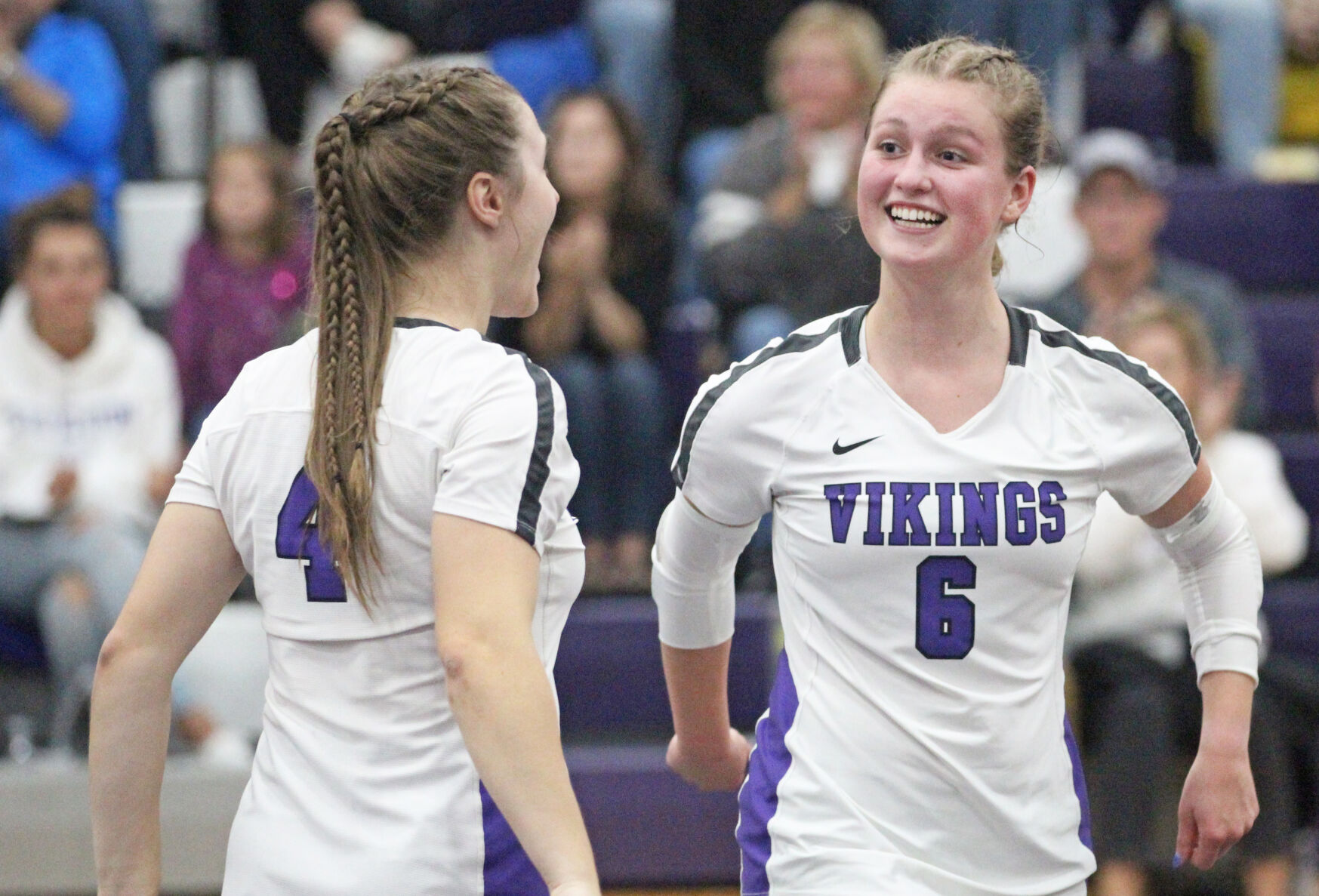Volleyball: Stoughton shrugs off pressure, sweeps Fort Atkinson on ...