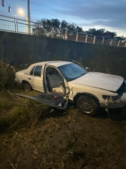 Wesley Chapel man dies in wreck