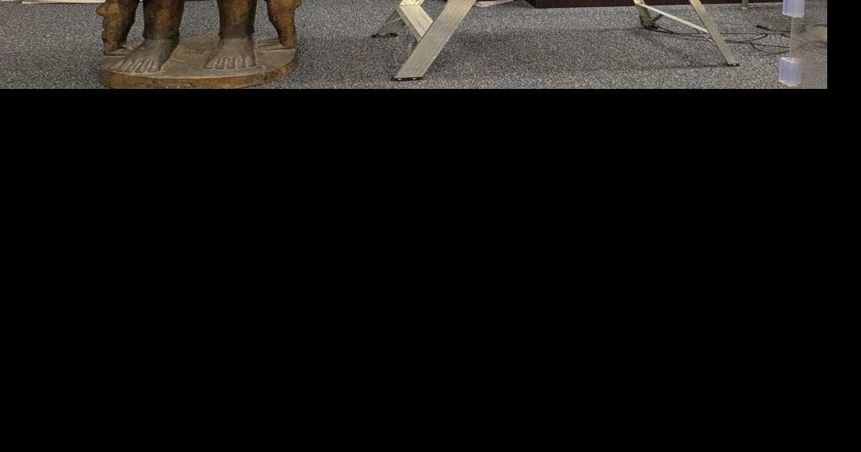 Egyptian shabtis escape their glass cases