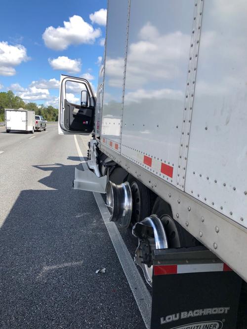 Largo man, passenger injured after tire blowout on I-75