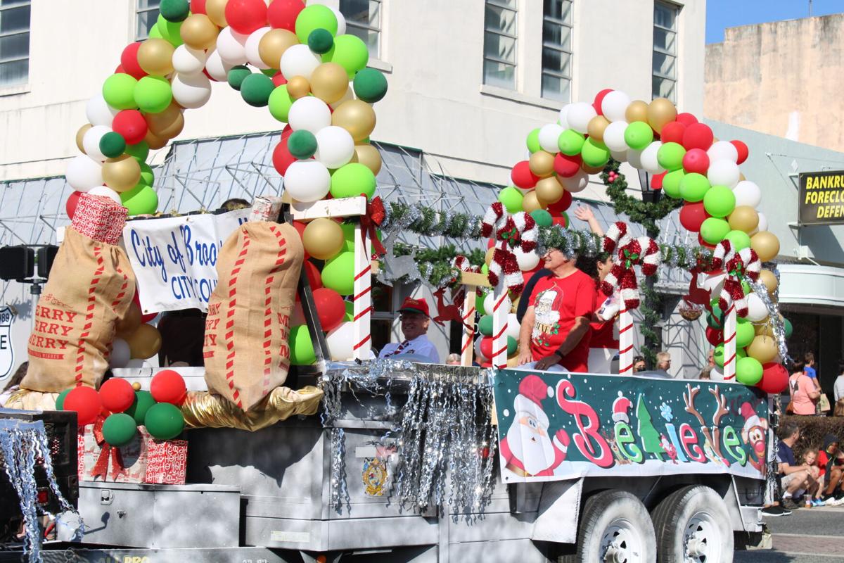 Brooksville Fl Christmas Parade 2022 Details 47Th Annual Brooksville Christmas Parade | Multimedia | Suncoastnews.com