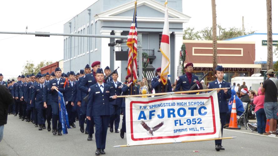 Brooksville Fl Christmas Parade December 2022 Brooksville Parade, Festival Celebrate The Spirit Of Christmas | News |  Suncoastnews.com