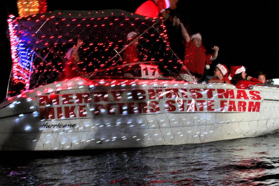 Cotee River Christmas boat parade