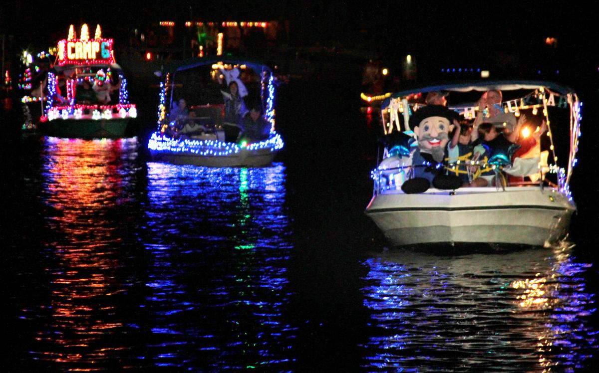 Cotee River Christmas boat parade