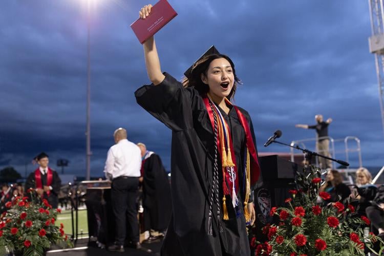 437 seniors graduate from Sunnyside High School Graduation