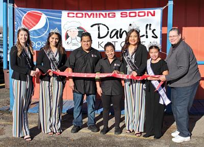 Community Welcomes New Family Restaurant Business Sunnysidesun Com