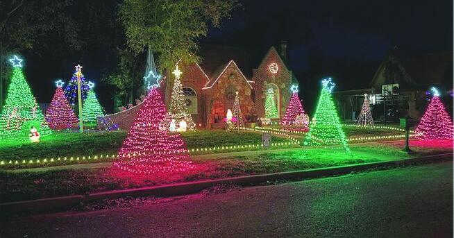 Chamber Presenting Christmas Lights Decoration Contest December 12-14