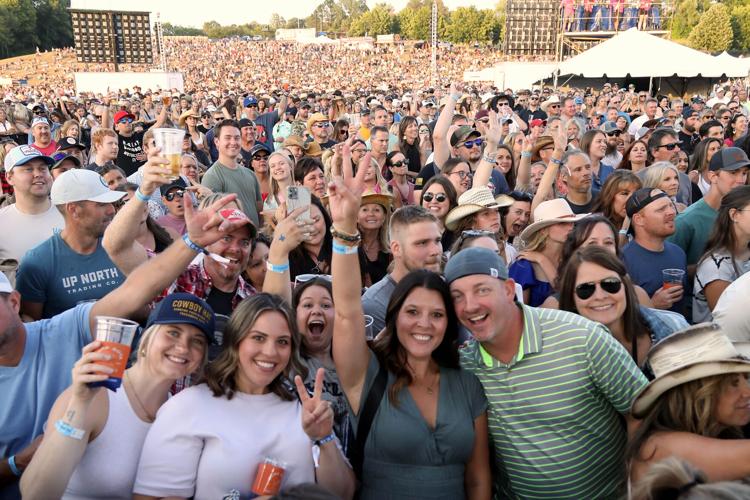 Over 32,000 fans attend soldout Lakefront Music Festival