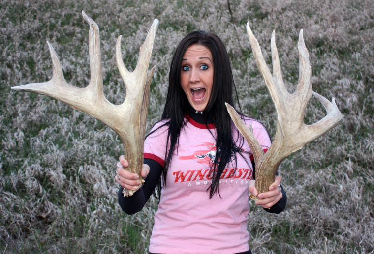 Straight Shooter Carver Woman Hosts Tv Hunting Show Local
