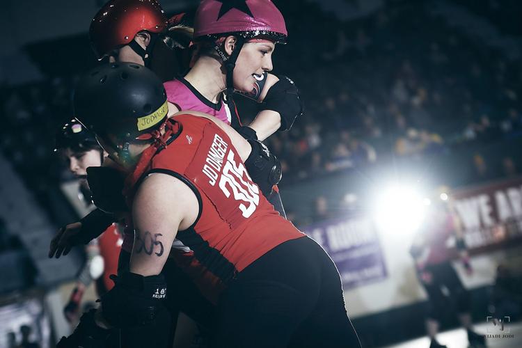 Hammer City Roller Derby - Hamiltons competitive flat track roller derby