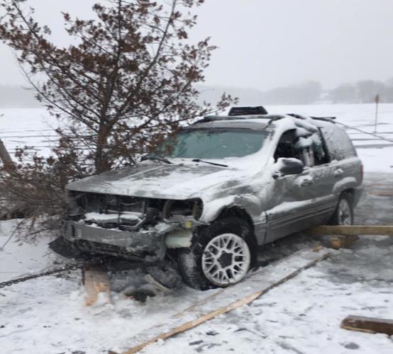 On thin ice: Jeep falls through O'Dowd Lake, Lake Minnetonka News