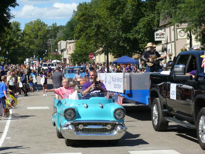 Annual Steamboat Days draws crowds to Carver Chanhassen