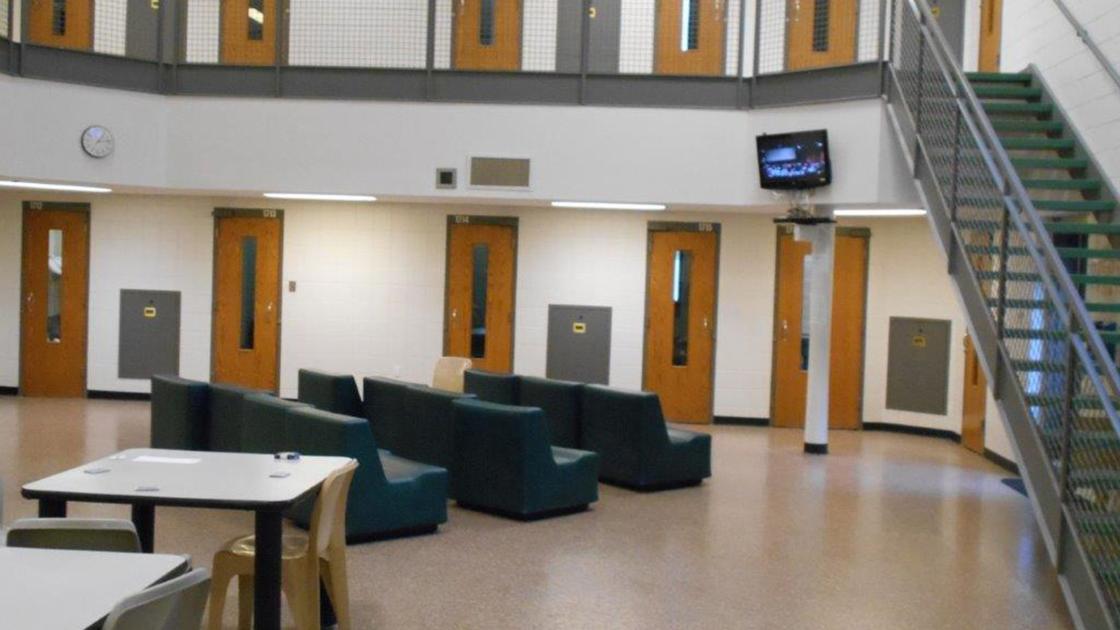 Life In Lock Up A Look At The Carver County Jail Chaska News