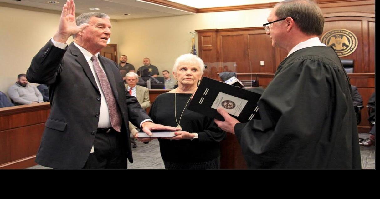 Judge Kent McDaniel takes oath as Rankin County Youth Court Judge