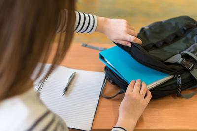 LIFE-HEALTH-TEENS-DEPRESSION-DMT