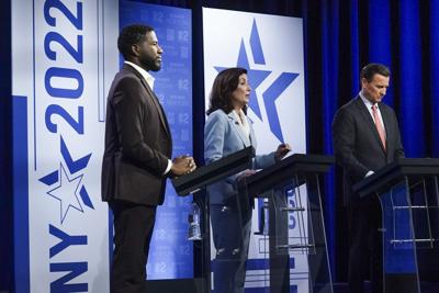 Election 2022: Hochul's first hurdle on quest for historic win is challenge from Democratic wings
