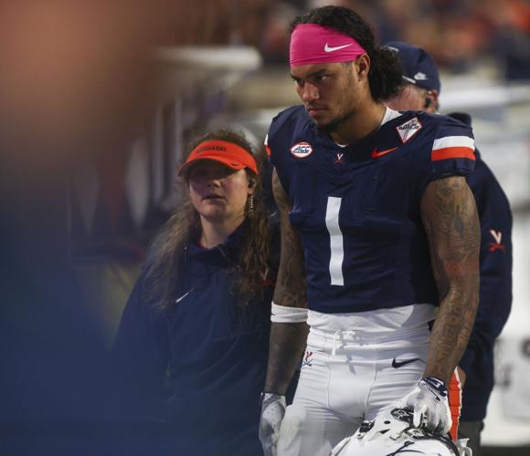 101026-cdp-sports-uvafb-cuse-16.JPG