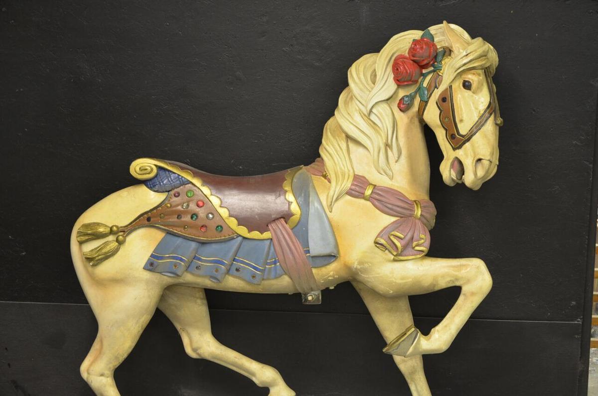 carousel9