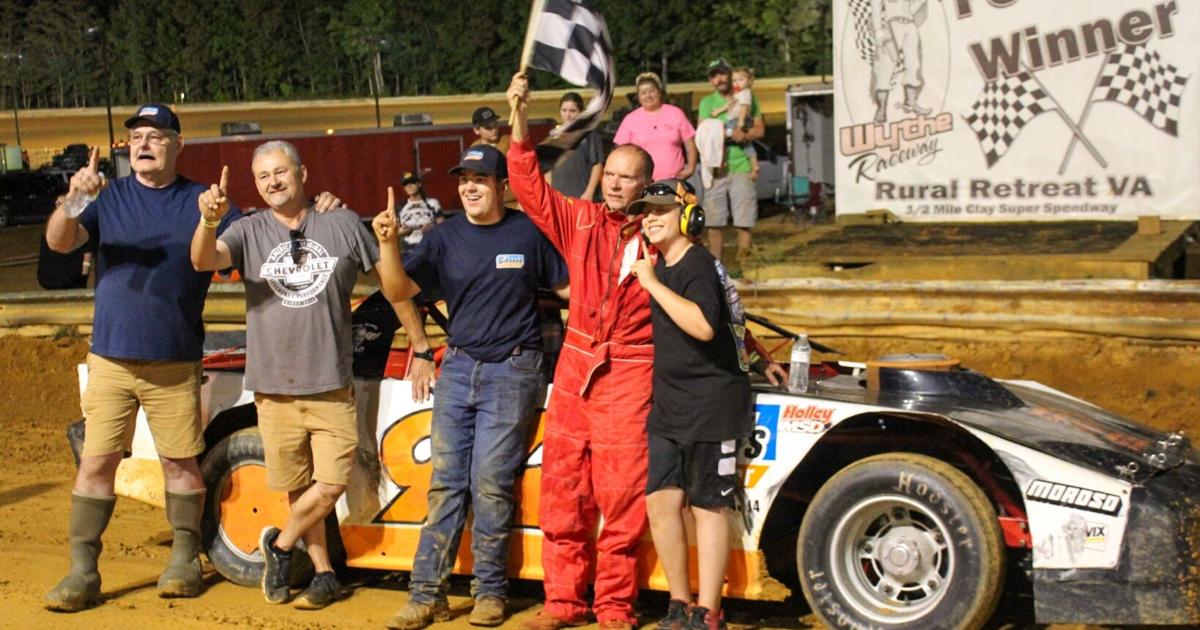 Bishop car paces race