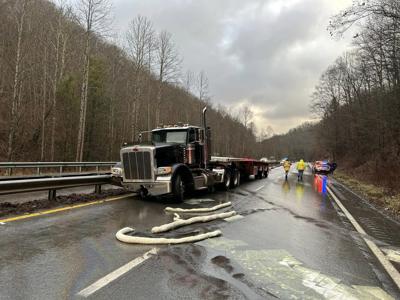Crash closes portion of 460