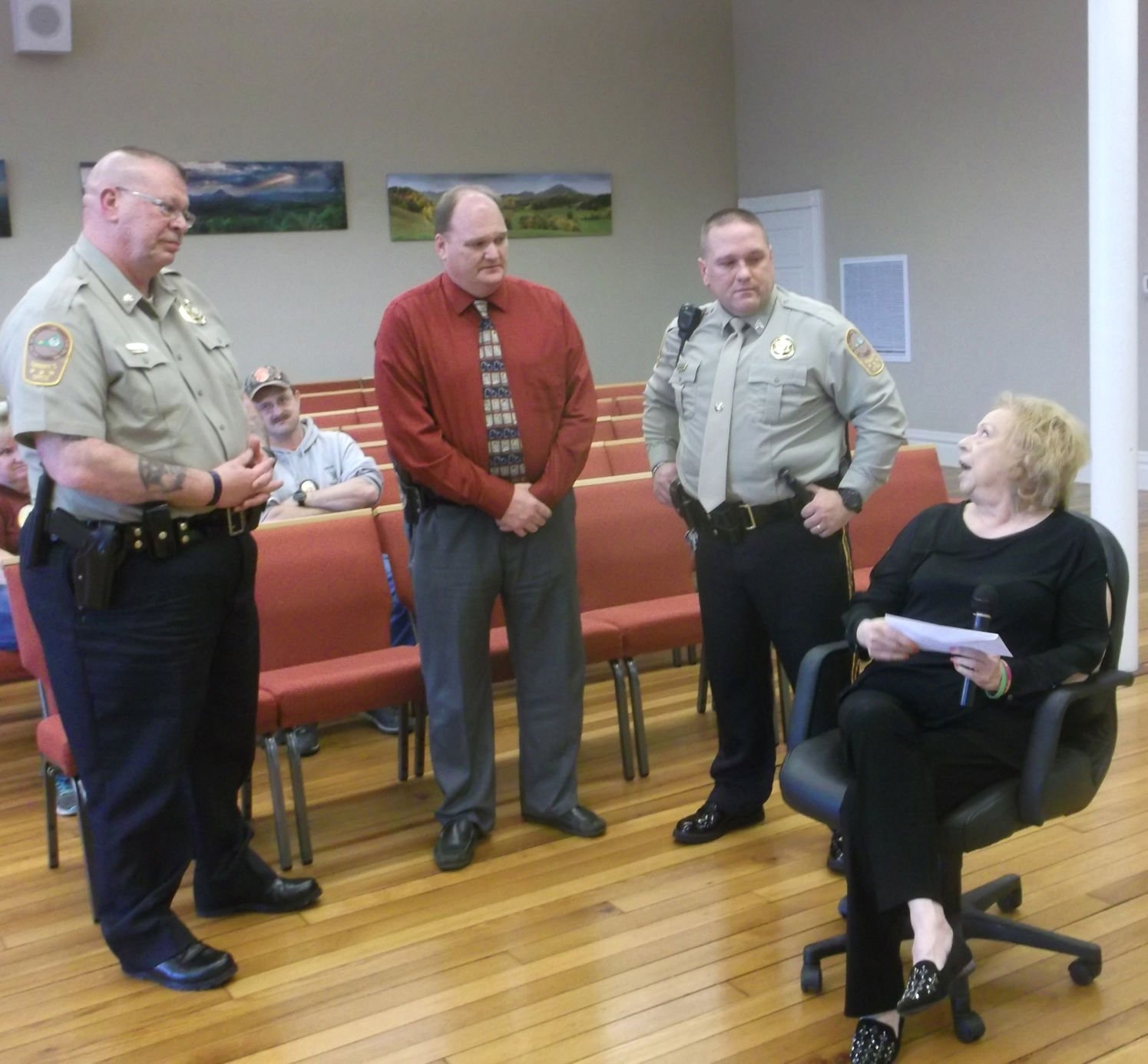 Buchanan County woman honors Tazewell deputy