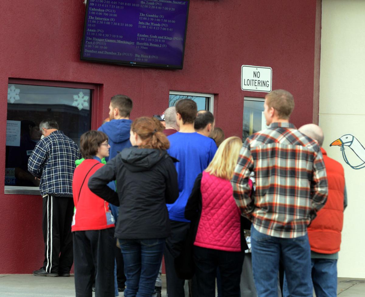 Abingdon Crowd Finds The Interview Fun Entertaining Washington News Swvatoday Com