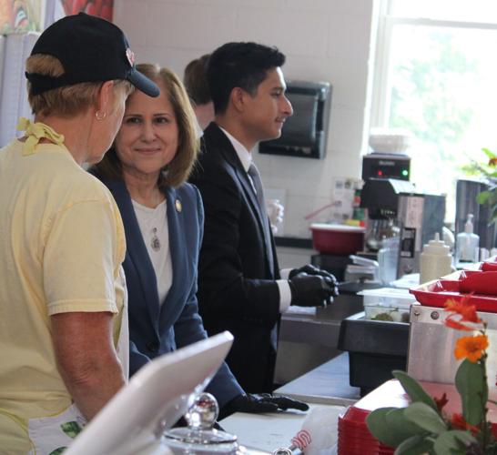 092326-wyt-news-LGvisit-p2.jpg