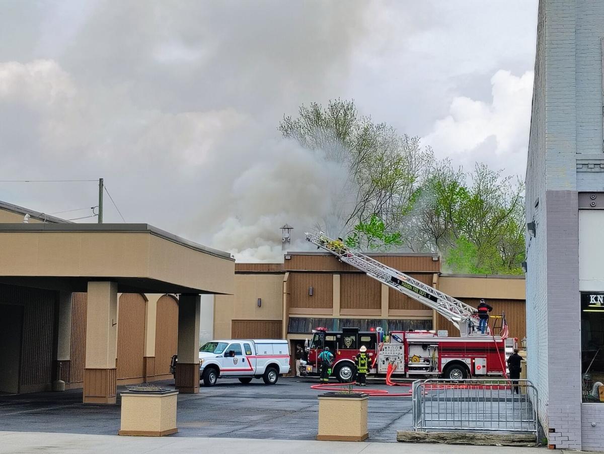 043025-smy-news-main-FuneralHomeFire-p1