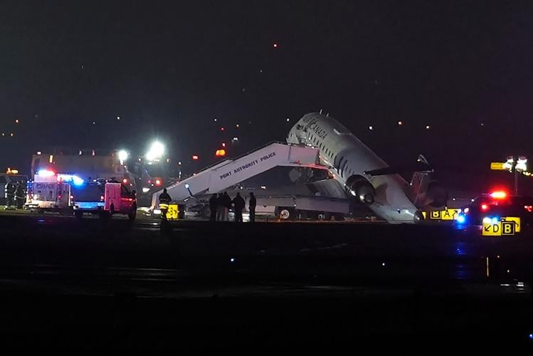 APTOPIX LaGuardia Crash
