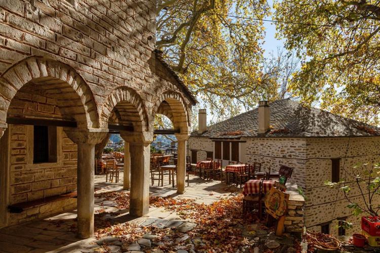 A restaurant in Makrinitsa, one of the many places to enjoy good Greek food in the Pilion mountains.