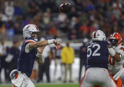 101026-cdp-sports-uvafb-cuse-02.JPG