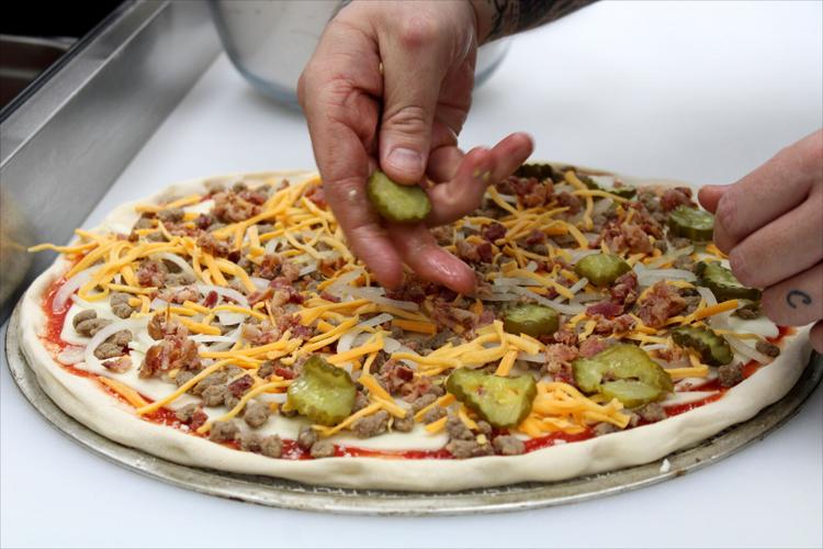 061723-smy-news-main-GordosPizza-p3.jpg