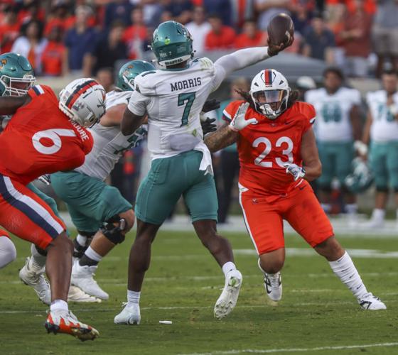 UVaVCoastalCarolinaFball'25-6.jpg