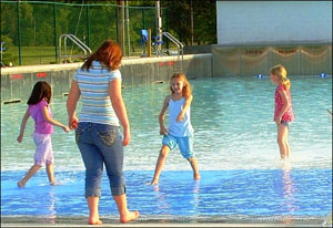 Saltville dedicates new wave pool