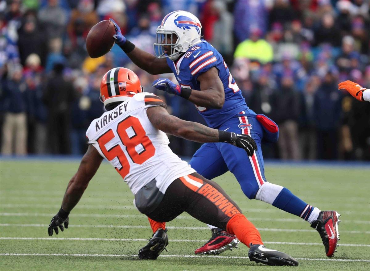 Bills 33, Browns 13: Through the lens of James P. McCoy (copy)