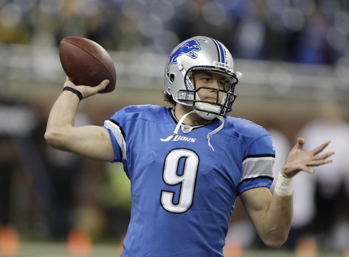 Detroit Lions QB Matthew Stafford warmed up for their Thanksgiving Day game against the Green Bay Packers in Detroit, Thursday, November 26, 2009.