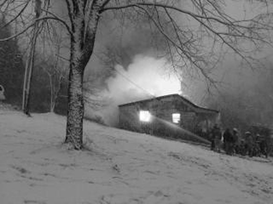 Fire destroys Pounding Mill home