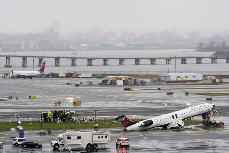 APTOPIX NY LaGuardia Crash