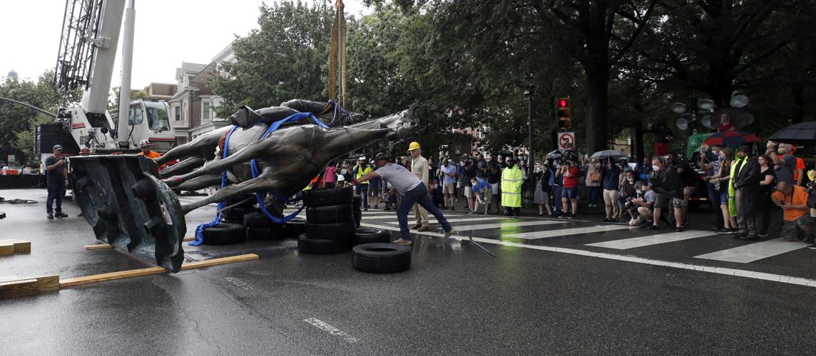 20200702_MET_STATUE_BB06