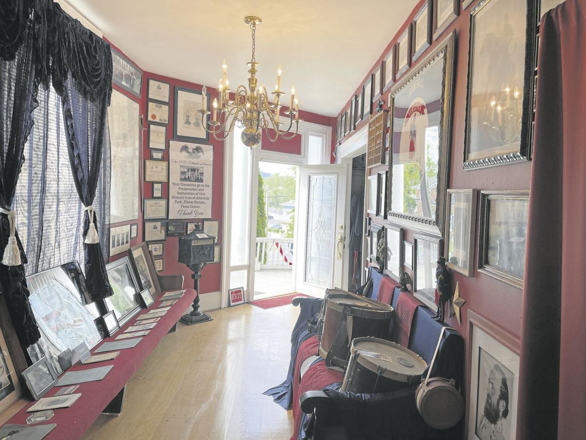 Octagon mansion history museum