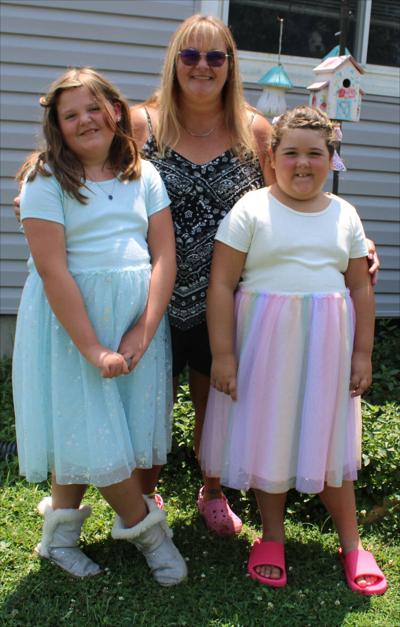 080923-smy-news-main-ButterflyRescuers-p1.jpg