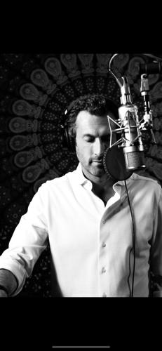 Aaron Lazar