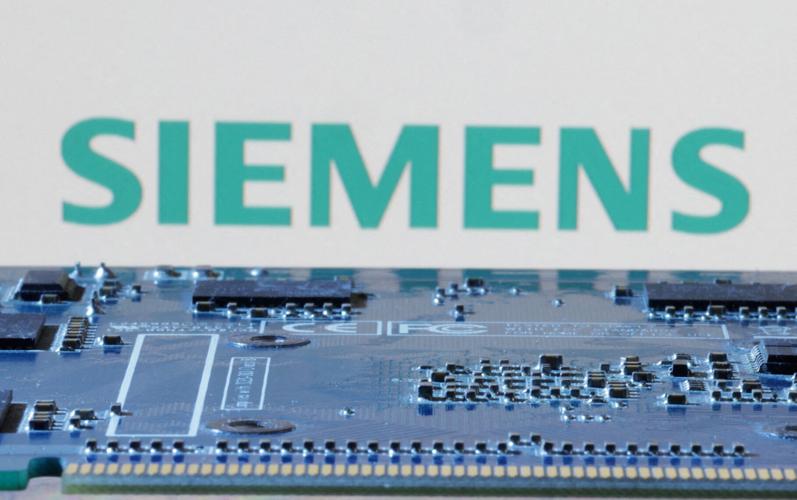 FILE PHOTO: Illustration shows Siemens logo